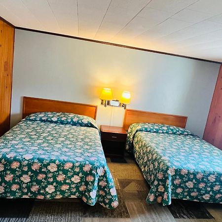 Sun N Snow Hotel คาดิลแลค ภายนอก รูปภาพ