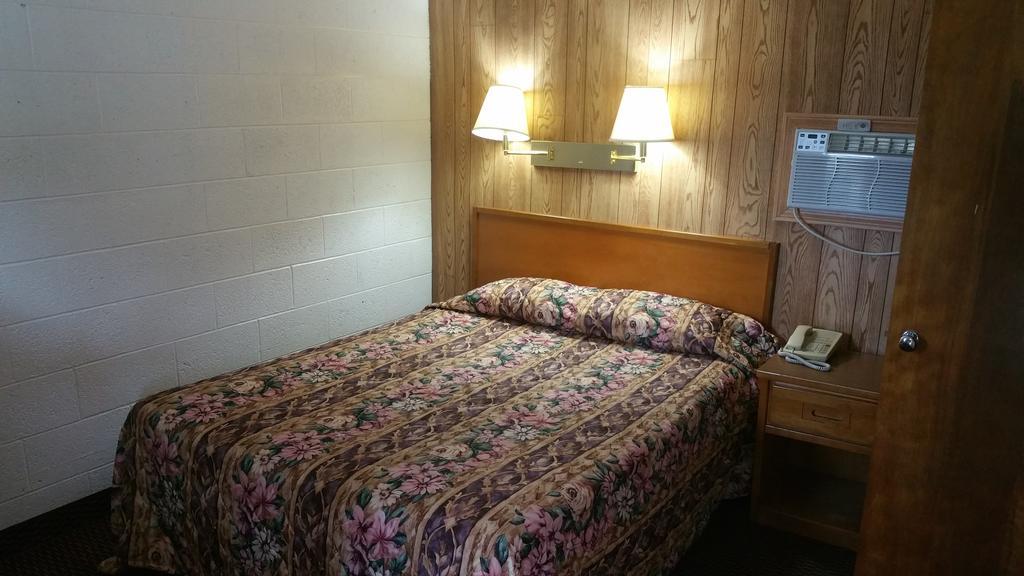 Sun N Snow Hotel คาดิลแลค ภายนอก รูปภาพ