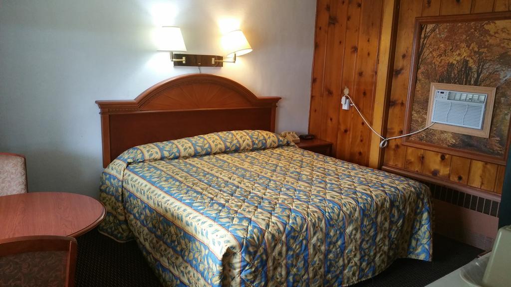 Sun N Snow Hotel คาดิลแลค ภายนอก รูปภาพ