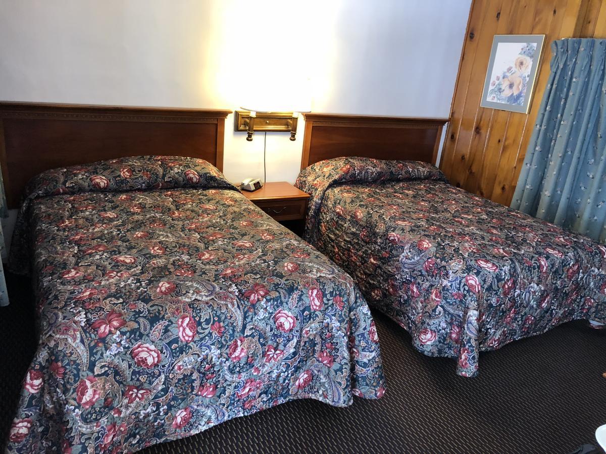 Sun N Snow Hotel คาดิลแลค ภายนอก รูปภาพ