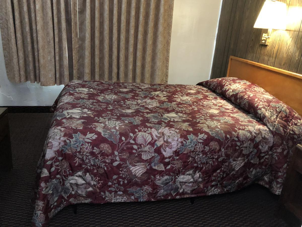 Sun N Snow Hotel คาดิลแลค ภายนอก รูปภาพ