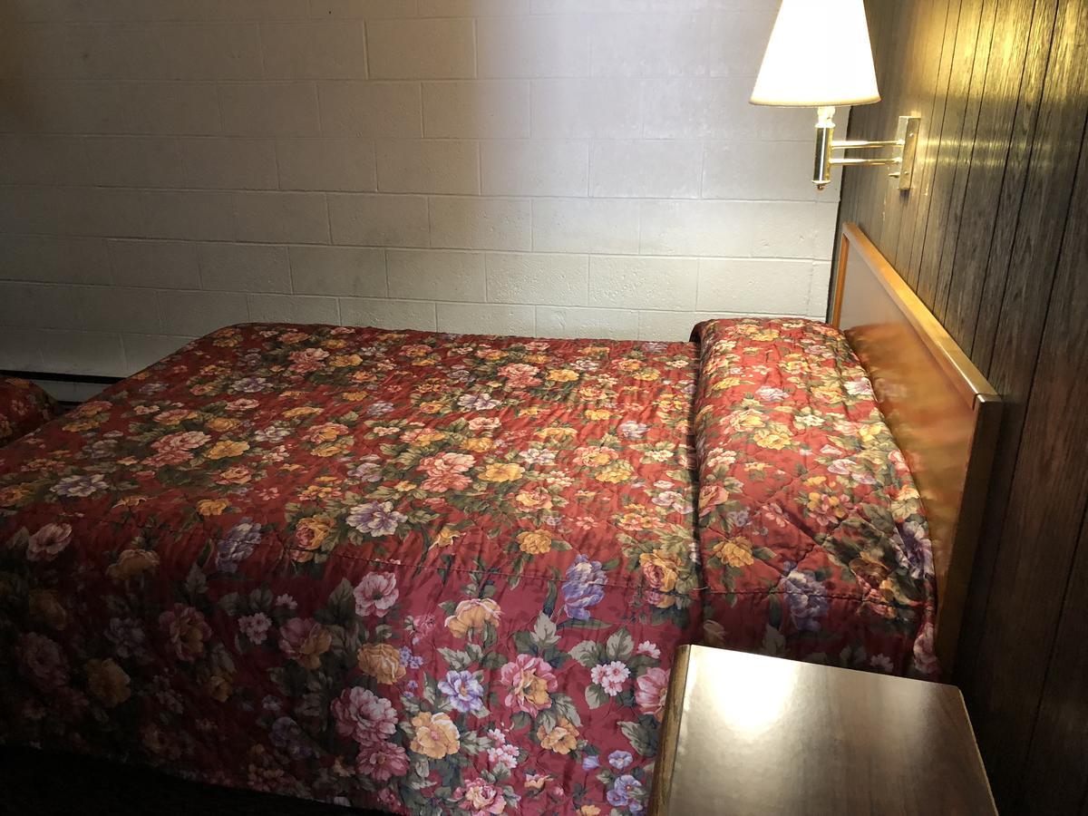 Sun N Snow Hotel คาดิลแลค ภายนอก รูปภาพ